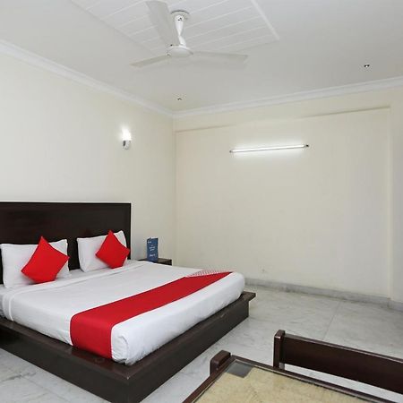 โอโย 30286 โฮเต็ล อิน เวย์ Hotel โซนีปัต ภายนอก รูปภาพ