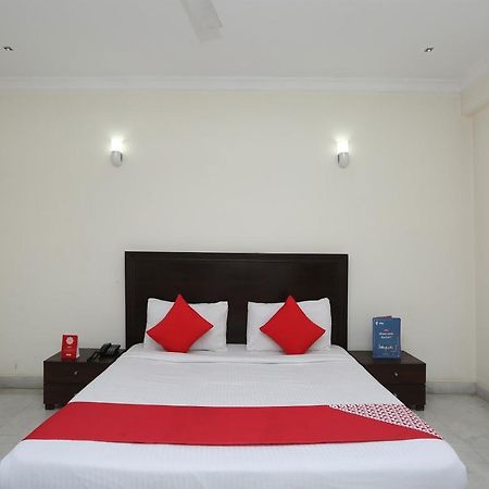 โอโย 30286 โฮเต็ล อิน เวย์ Hotel โซนีปัต ภายนอก รูปภาพ