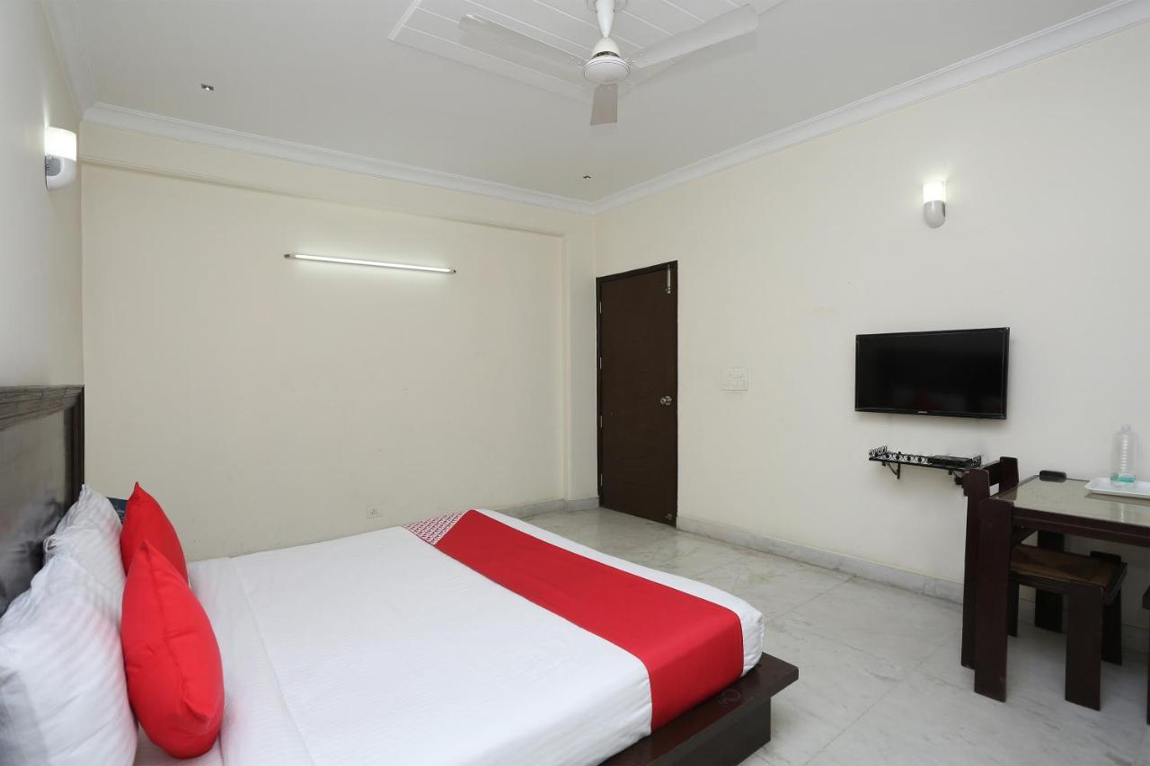 โอโย 30286 โฮเต็ล อิน เวย์ Hotel โซนีปัต ภายนอก รูปภาพ