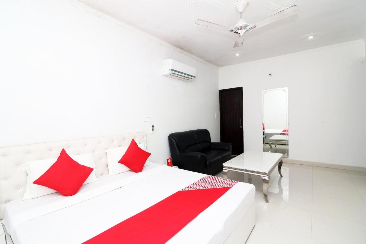 โอโย 30286 โฮเต็ล อิน เวย์ Hotel โซนีปัต ภายนอก รูปภาพ