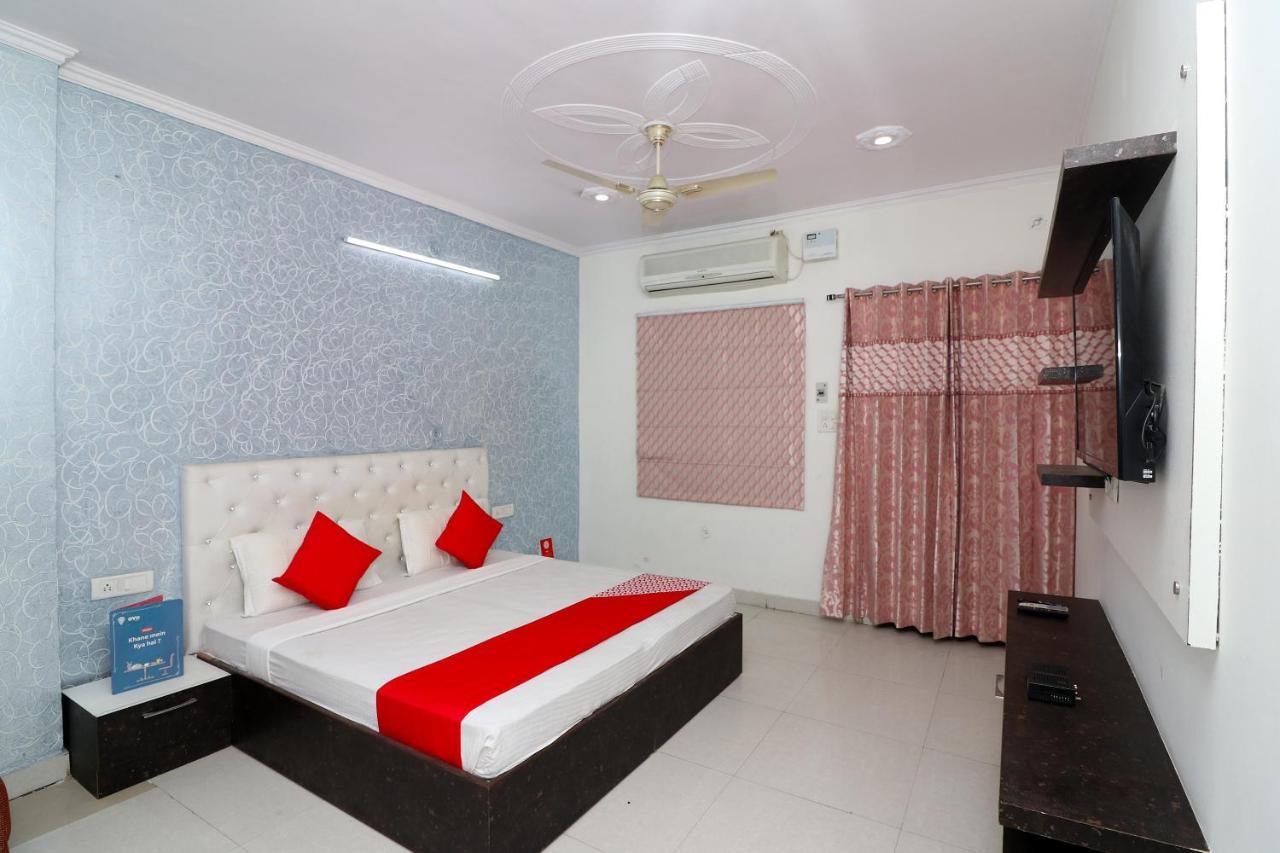 โอโย 30286 โฮเต็ล อิน เวย์ Hotel โซนีปัต ภายนอก รูปภาพ